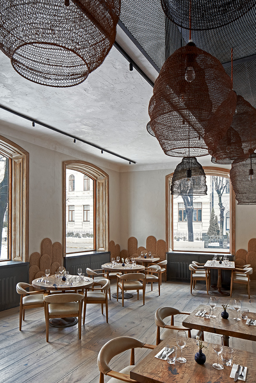 Designed by London-based Studio Caché, the restaurant demonstrates a refined sense of aesthetics inspired by the Baltic Sea coast.